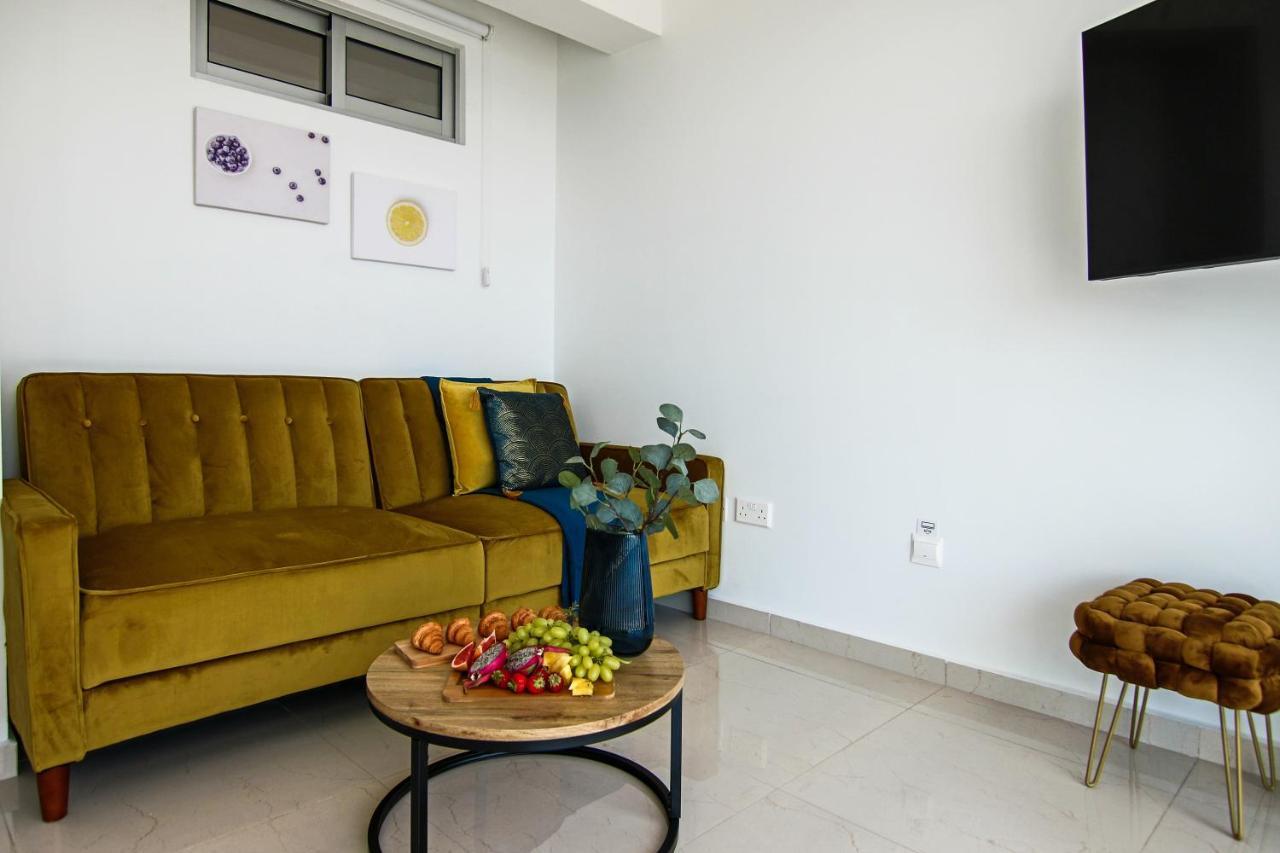 Phaedrus Living: Seaview Gold Flat Lighthouse 48 Apartment Paphos Exterior photo